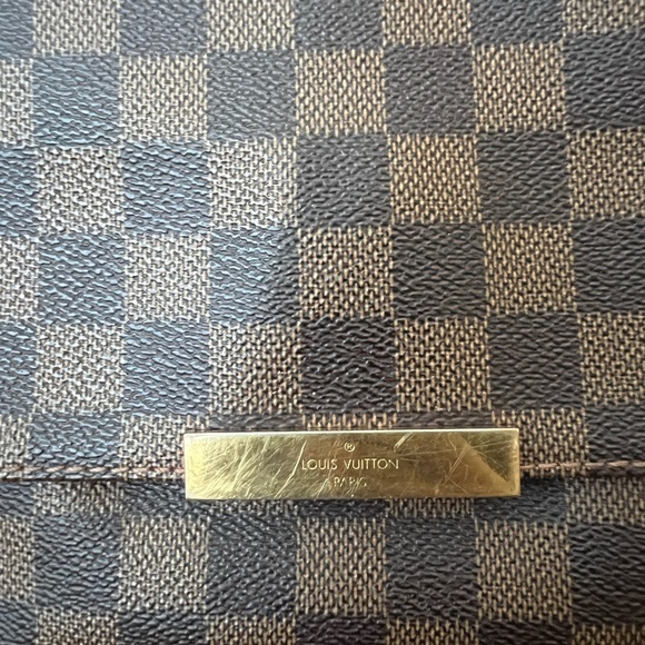 Louis Vuitton Favorite - Picture 2 of 16